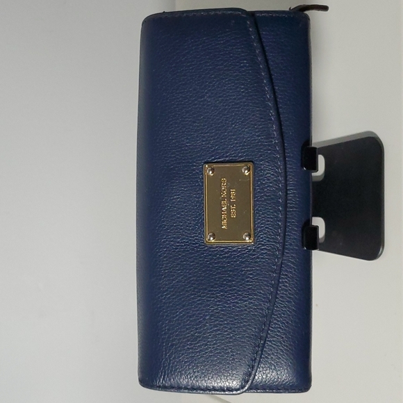 Michael Kors Handbags - Michael Kors Wallet